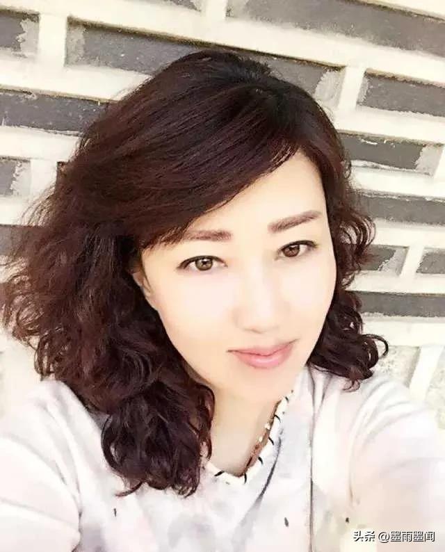 贾云馨改名李奕涵？李馥莹个人资料简介及图片！