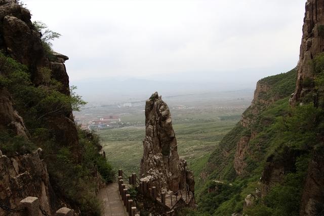 前水后山是什么风水格局（风水 前水后山）